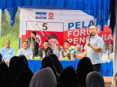 Kampanye Dialogis di Rumbai Barat, Agung Nugroho Dapat Kejutan Ultah